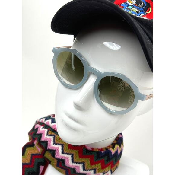 Eugenia Kim “in your dreams” sun hat display picture 2
